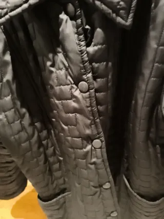 Chaquetón negro acolchado