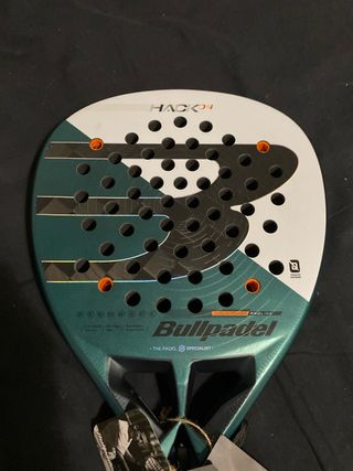 Pala Bullpadel Hack 04 368g PRECINTADA