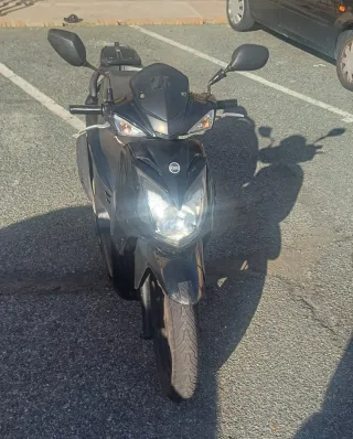 Moto 125cc Negra