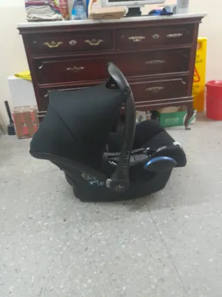 Silla de coche Maxi-Cos para bebé, más reductor