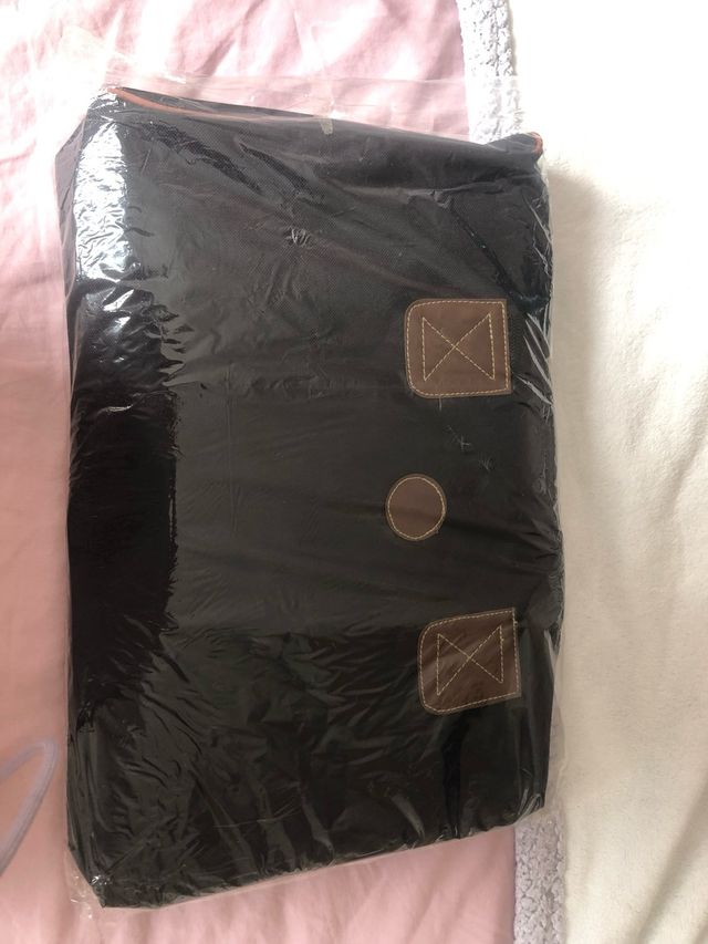 Set versatile: valigia, borsa sportiva e trousse nero/marrone