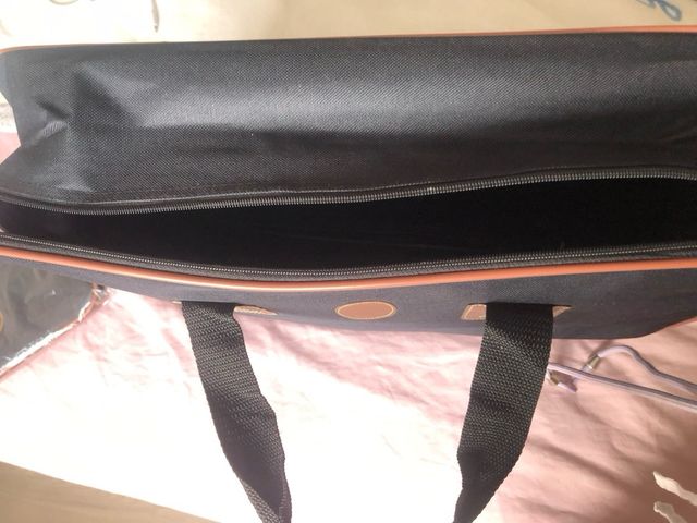 Set versatile: valigia, borsa sportiva e trousse nero/marrone