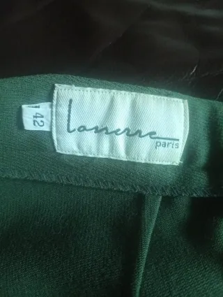 Pantalón de vestir verde con pinzas