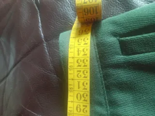 Pantalón de vestir verde con pinzas