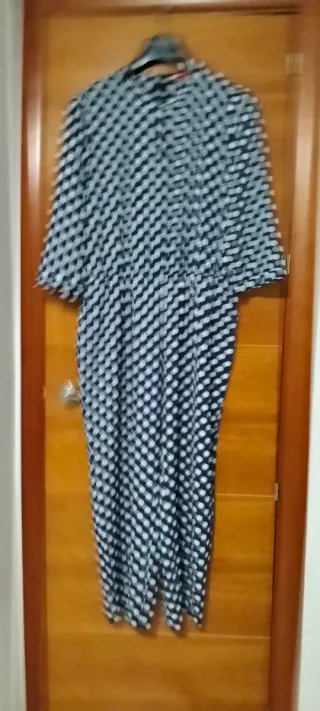 Mono largo de lunares