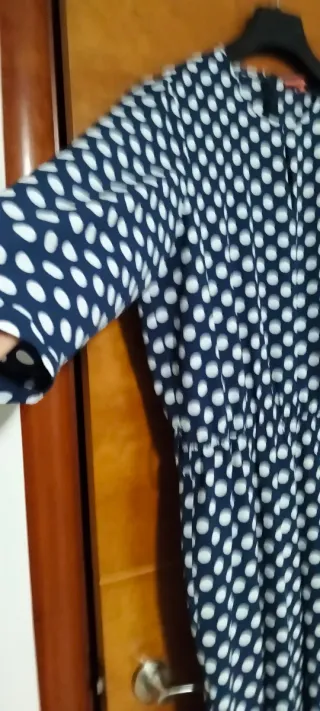 Mono largo de lunares