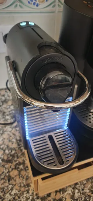 Cafetera Nespresso Krups Negra
