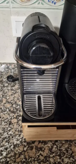 Cafetera Nespresso Krups Negra