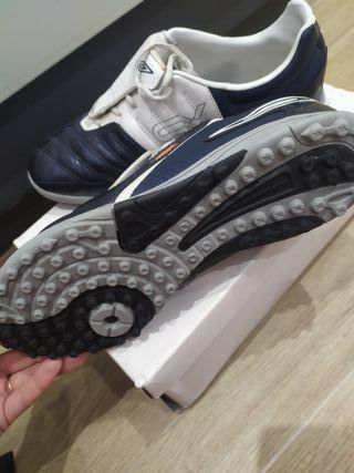 Botas Umbro Valor 2 Microtaco Talla 41