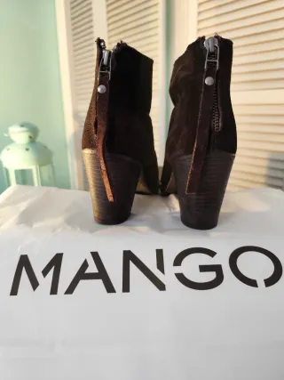 Botines Mango ante tacón madera marrón