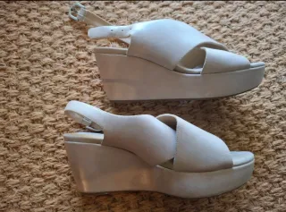 Sandalias Geox cuña mujer beige