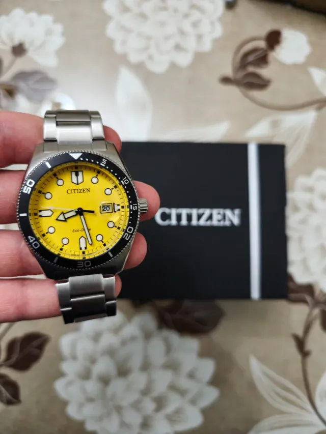 Citizen AW1760-81Z Reloj Eco-Drive Amarillo 334008