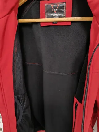 Chaqueta Softshell rojo/ granate.