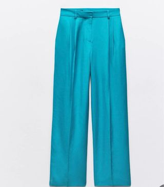 Traje de chaqueta y pantalón azul