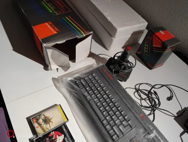 ZX Spectrum +2 con accesorios y juegos