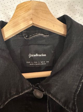 Chaqueta tejana Stradivarius negra Talla L