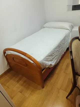 Cama nido madera maciza pino hecha por carpintero.