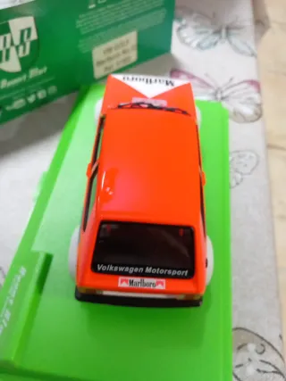 Coche Scalextric Avant Slot Marlboro