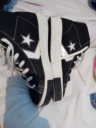 Zapatillas Converse Negras y Blancas