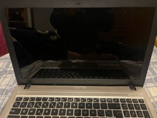 Portátil Asus AMD E3 Negro no  tiene cargador