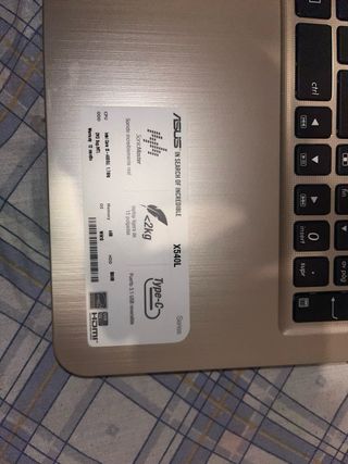 Portátil Asus AMD E3 Negro no  tiene cargador