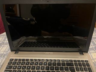 Portátil Asus AMD E3 Negro no  tiene cargador