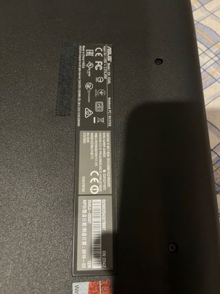 Portátil Asus AMD E3 Negro no  tiene cargador