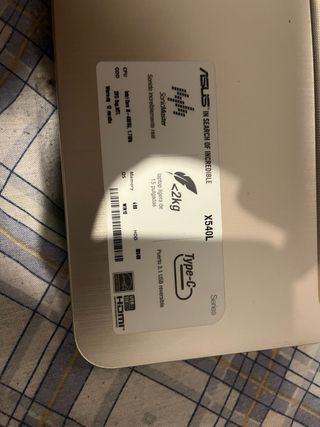 Portátil Asus AMD E3 Negro no  tiene cargador