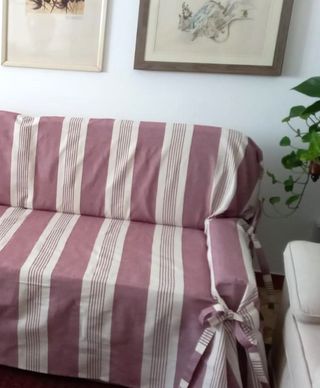 2 Copridivani 3 posti rigati con laccetti