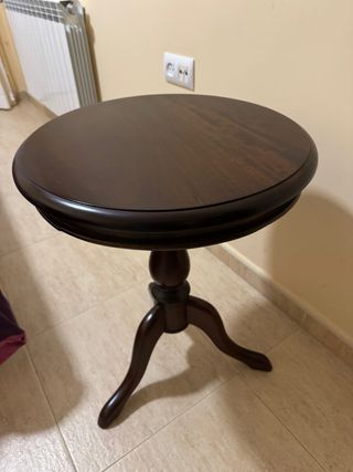 Mesa auxiliar caoba oscura