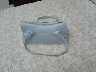 Bolso de piel azul