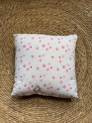 Cojín decorativo perfume Paris Primark