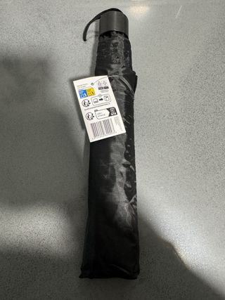 Paraguas negro pequeño plegable