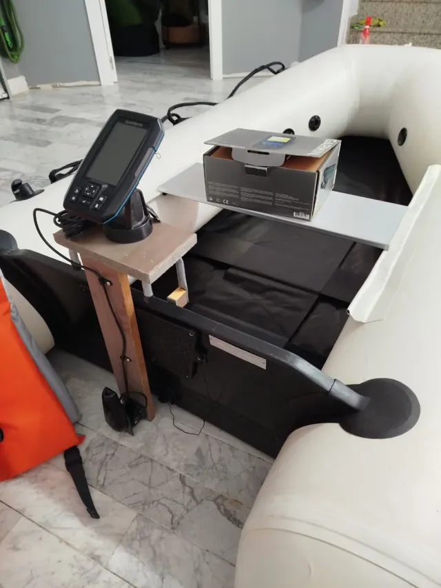 Barca hinchable Turemar con sonda Garmin