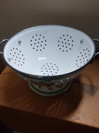 Portafrutta decorato con pere