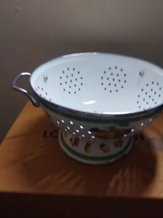 Portafrutta decorato con pere