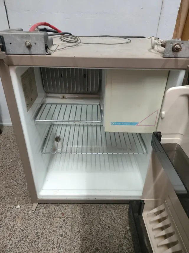 Nevera Trivalente Electrolux