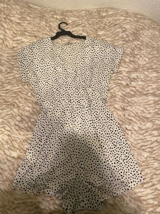 Mono corto lunares blanco y negro