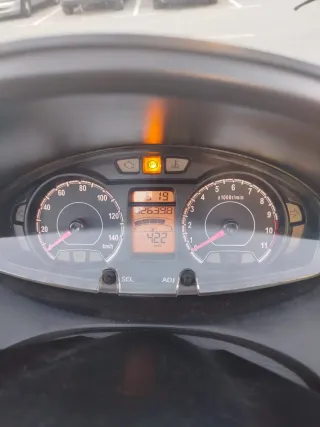 Scooter Suzuki 125cc Gris