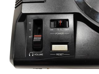 CONSOLA SEGA MEGA DRIVE 1601 + MANDO GENERICO + MANDO ORIGINAL