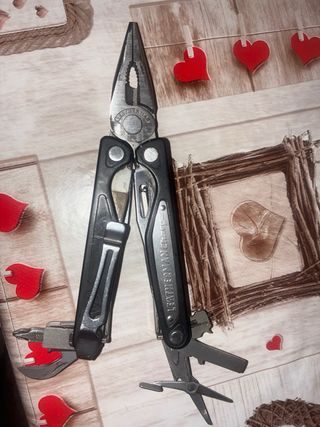 Leatherman Charge TTi Multiherramienta