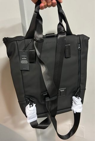 Mochila Vinga Baltimore Negra. Impermeable.