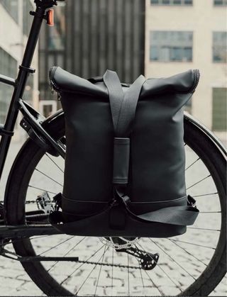 Mochila Vinga Baltimore Negra. Impermeable.