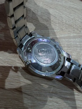 Reloj Lotus Cronógrafo Gris y Plateado Hombre