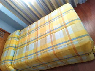 Edredón Cama 105 cm Amarillo y azul. Recoger