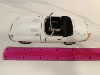 Maqueta Coche Blanco Jaguar E-Type.