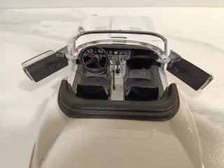 Maqueta Coche Blanco Jaguar E-Type.