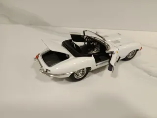 Maqueta Coche Blanco Jaguar E-Type.