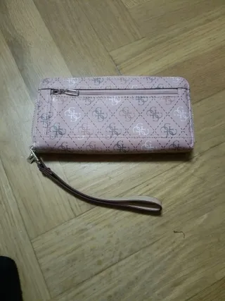 Cartera Guess Rosa con Monograma