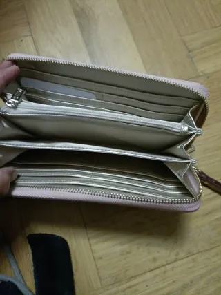 Cartera Guess Rosa con Monograma